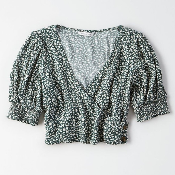 ✨2 for 15$✨American Eagle Crop Top In Green and White Floral - Picture 3 of 12